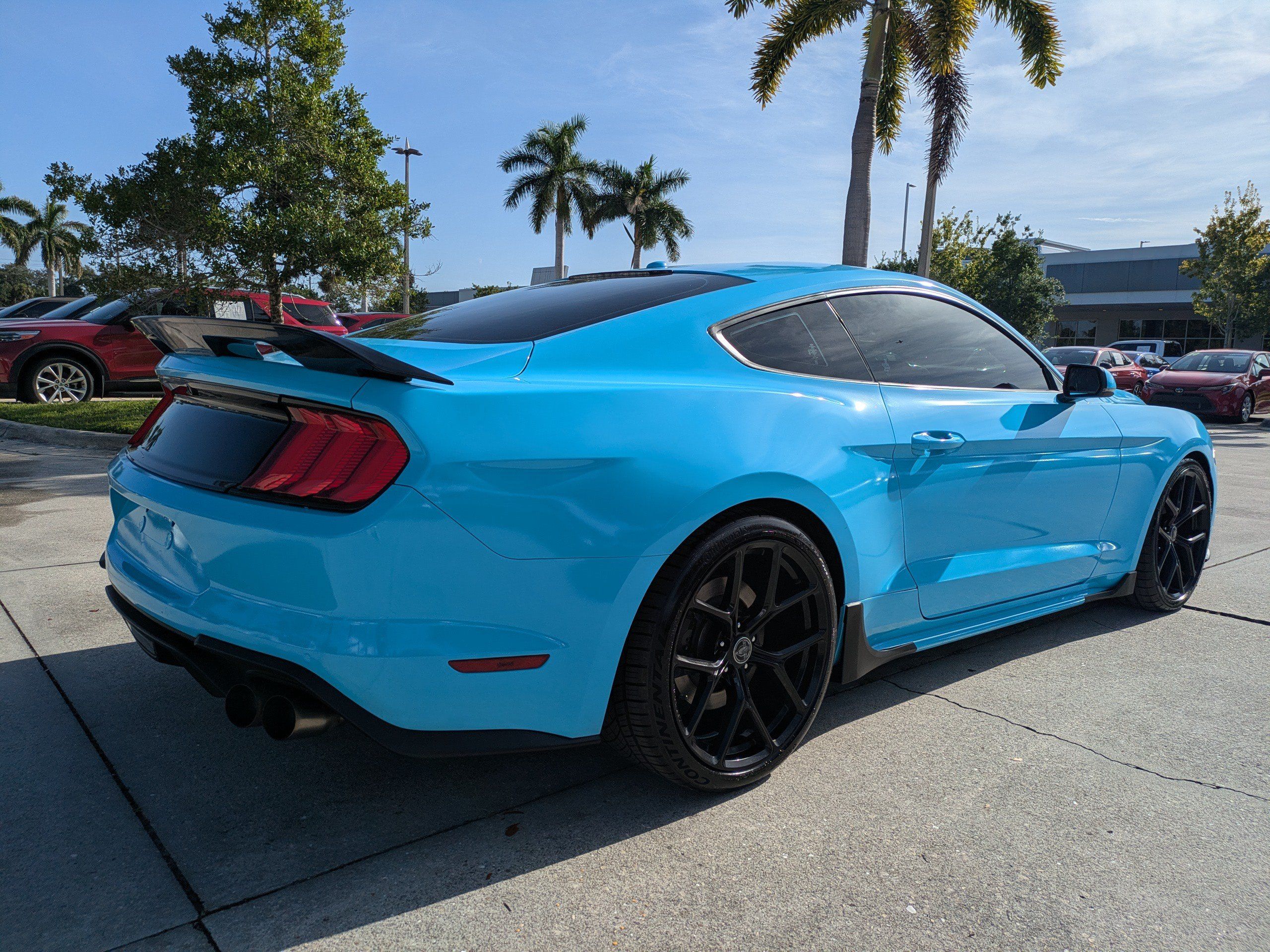 Used 2019 Ford Mustang GT Premium w/ GT Performance Package RWD image 4