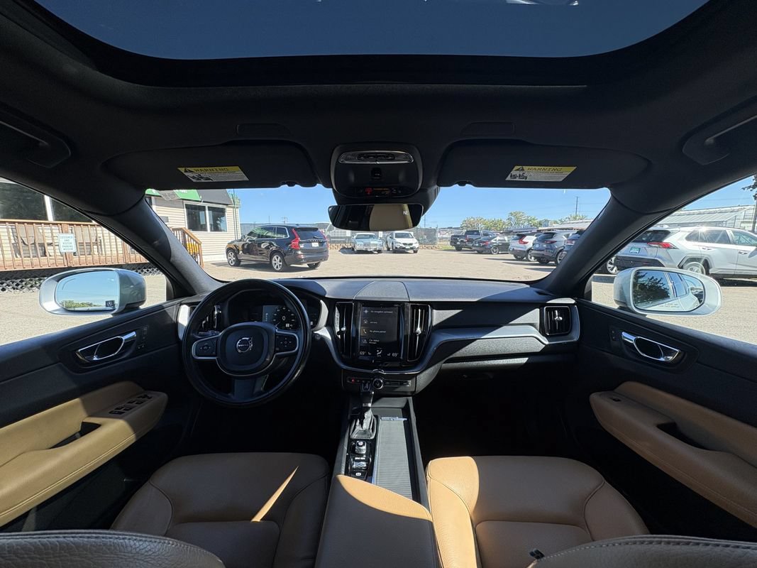 Used 2019 Volvo XC60 T6 Momentum w/ Premium Package AWD/4WD image 11