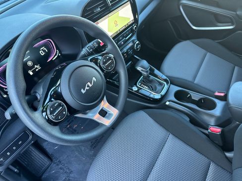 Certified 2025 Kia Soul S image 10