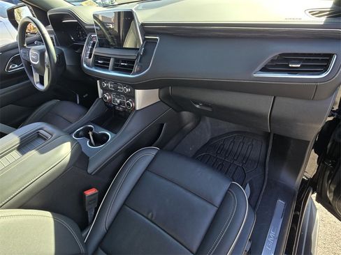 Used 2024 GMC Yukon SLT w/ SLT Luxury Package image 20
