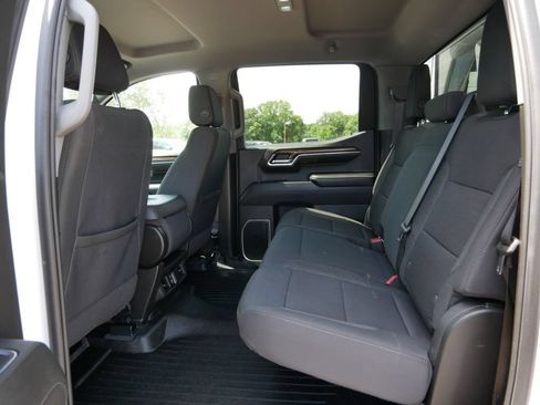 Used 2024 Chevrolet Silverado 1500 LT AWD/4WD image 16
