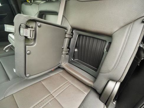 Used 2025 Chevrolet Silverado 1500 High Country w/ High Country Premium Package AWD/4WD image 34