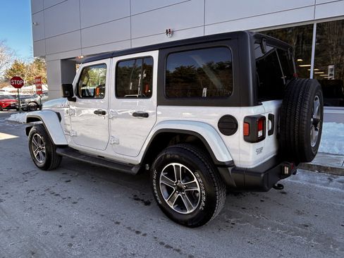 Certified 2023 Jeep Wrangler Sahara w/ Cold Weather Group image 8