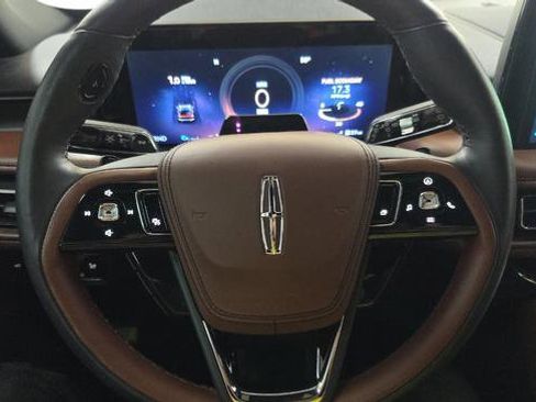 Used 2025 Lincoln Aviator Reserve w/ Illumination Package AWD/4WD image 9