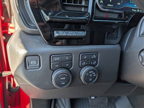 Used 2025 Chevrolet Silverado 1500 ZR2 w/ Technology Package image 18