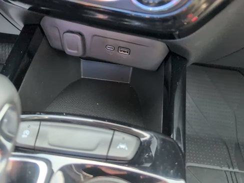 Used 2025 Chevrolet Trax ACTIV w/ Driver Confidence Package FWD image 30