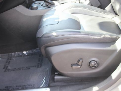 Used 2021 Jeep Cherokee Limited image 19