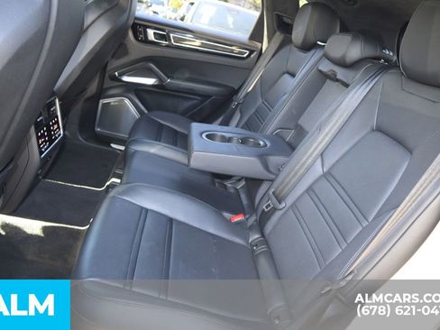 Used 2021 Porsche Cayenne Turbo w/ Assistance Package AWD/4WD image 19