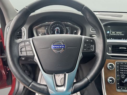 Used 2016 Volvo S60 T5 Inscription Platinum w/ Climate Package FWD image 13