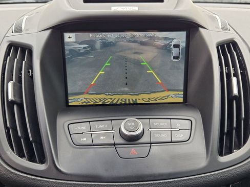 Used 2017 Ford Escape SE w/ Equipment Group 201A FWD image 15