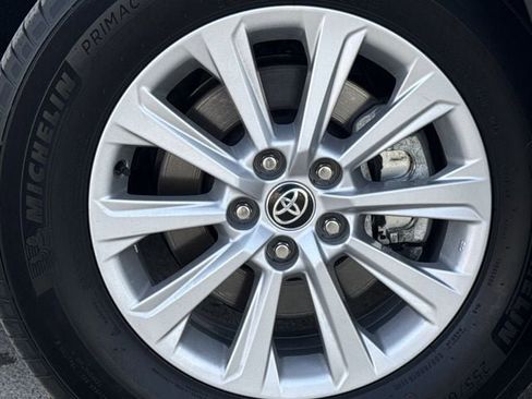 Used 2025 Toyota Grand Highlander XLE image 10