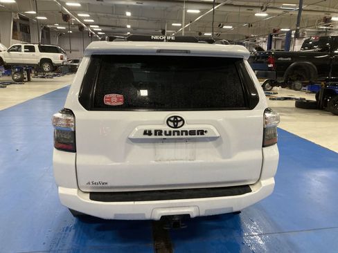Used 2021 Toyota 4Runner SR5 AWD/4WD image 6