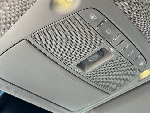 Used 2020 Nissan Rogue SV image 21