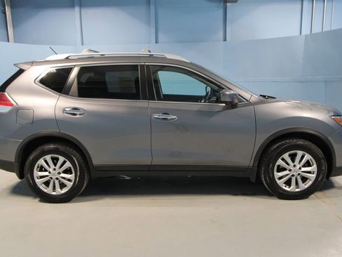 Used 2016 Nissan Rogue SV w/ SV Premium Package image 30