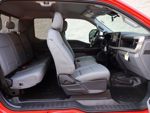 New 2026 Ford F350 XL w/ XL Chrome Package image 32