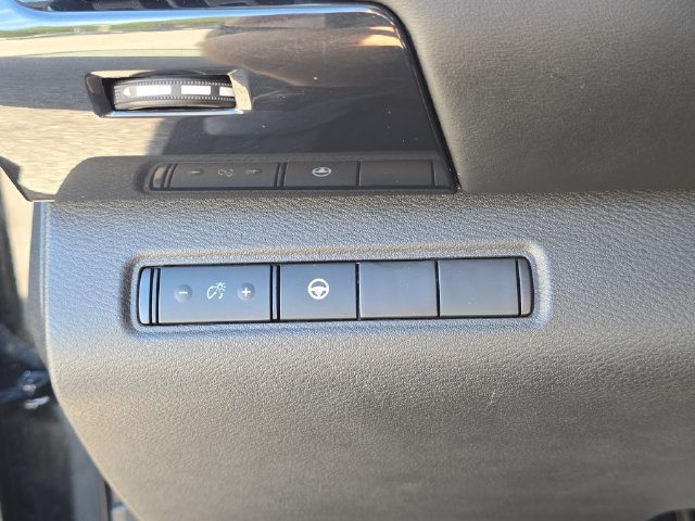 Certified 2024 Nissan Pathfinder SV FWD image 26