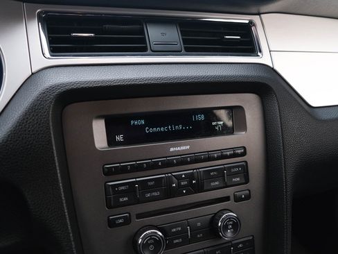 Used 2013 Ford Mustang GT Premium w/ Security Pkg image 26