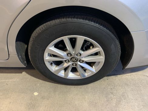 Used 2025 Toyota Camry LE image 11