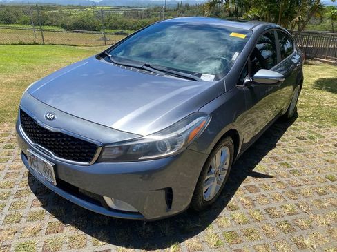 Used 2017 Kia Forte S w/ S Premium Package FWD image 3