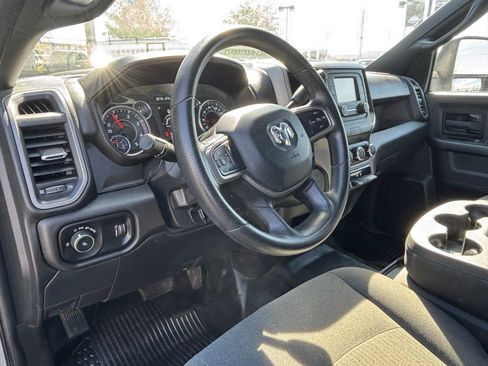 Used 2024 RAM 3500 Tradesman w/ Chrome Appearance Group AWD/4WD image 14