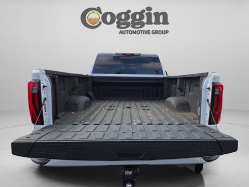 Used 2024 GMC Sierra 3500 Denali w/ Denali Reserve Package image 39