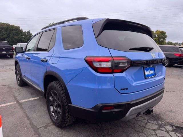 Used 2024 Honda Pilot TrailSport image 4