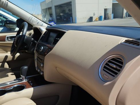 Used 2018 Nissan Pathfinder Platinum FWD image 23