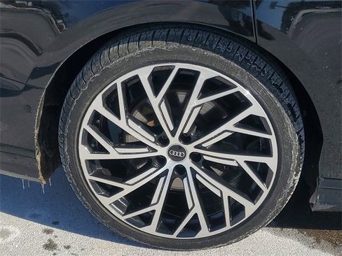 Used 2021 Audi A8 L 4.0T w/ Luxury Package image 5