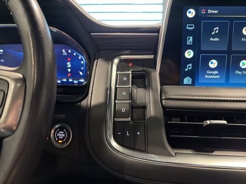 Used 2022 Chevrolet Tahoe LT w/ Luxury Package AWD/4WD image 16