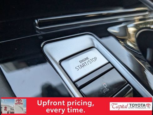Used 2024 Volkswagen Atlas Peak Edition SE AWD/4WD image 21