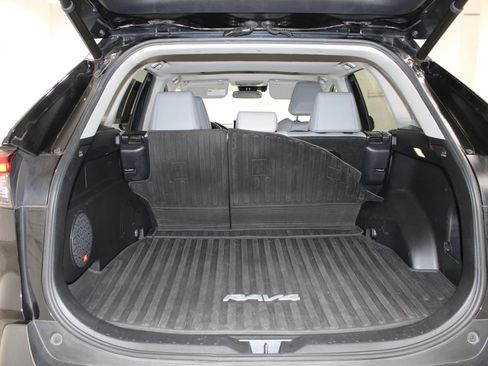 Used 2020 Toyota RAV4 XLE Premium AWD/4WD image 26