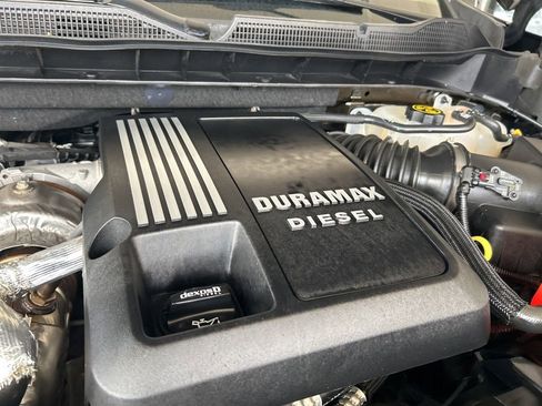 Used 2022 Chevrolet Silverado 1500 LT Trail Boss w/ LT Trail Boss Premium Package image 12