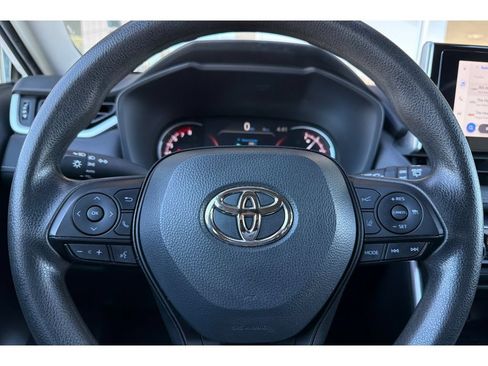 Used 2024 Toyota RAV4 XLE FWD image 25
