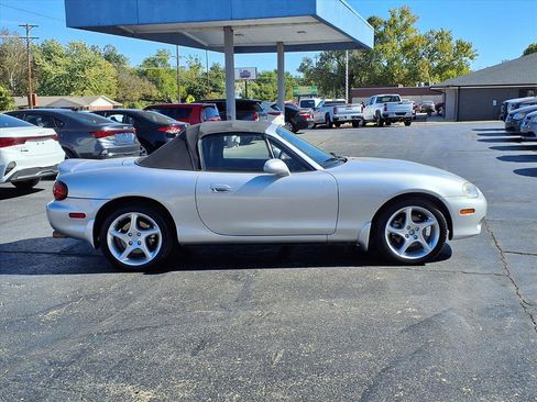 Used 2003 MAZDA MX-5 Miata LS image 2