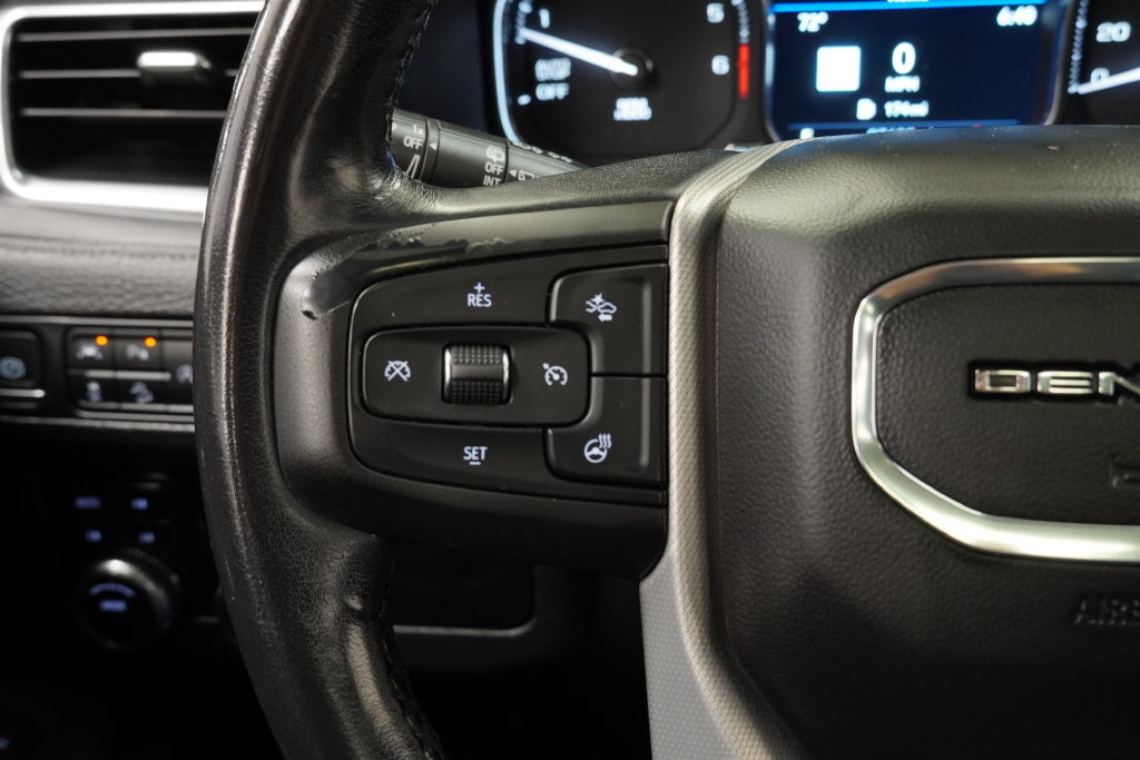 Used 2021 GMC Yukon XL Denali w/ Denali Premium Package AWD/4WD image 23