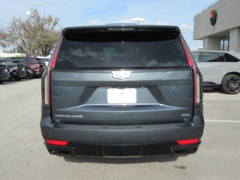 Used 2021 Cadillac Escalade Sport Platinum w/ LPO, ONYX Package image 5