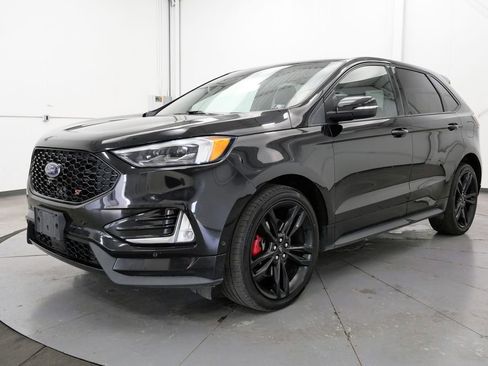 Used 2019 Ford Edge ST w/ Equipment Group 401A AWD/4WD image 3