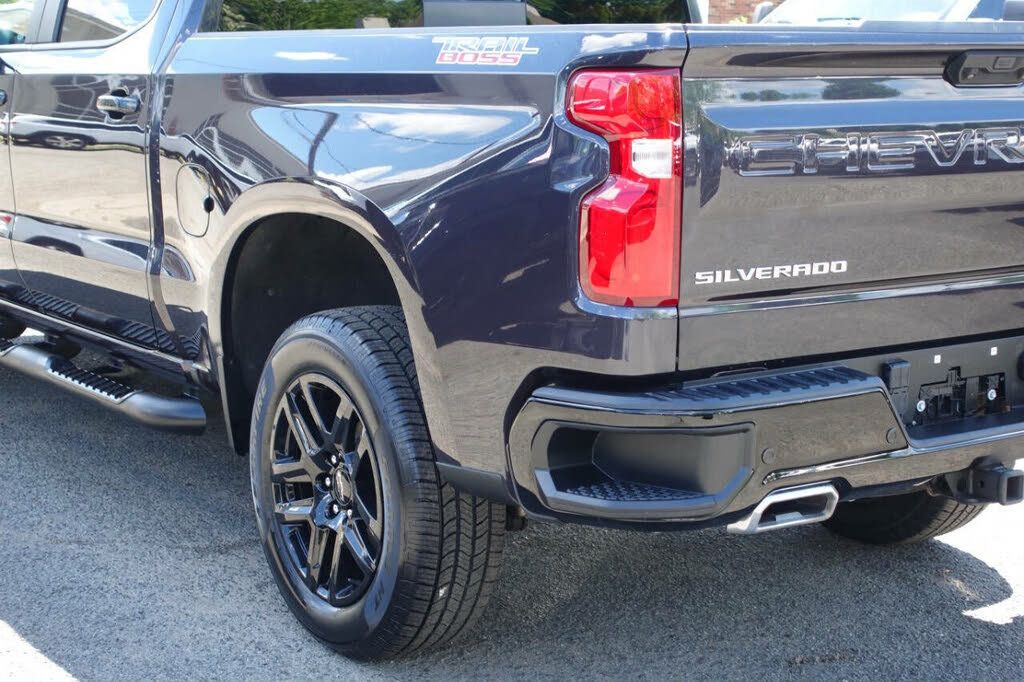 Used 2022 Chevrolet Silverado 1500 LT Trail Boss w/ LT Trail Boss Premium Package AWD/4WD image 13