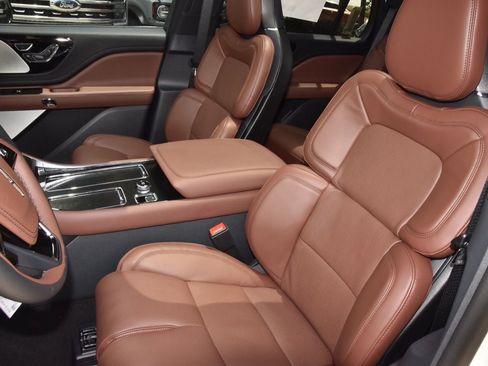 New 2026 Lincoln Aviator Reserve AWD/4WD image 34