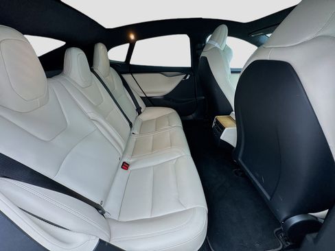 Used 2020 Tesla Model S Long Range Plus image 19