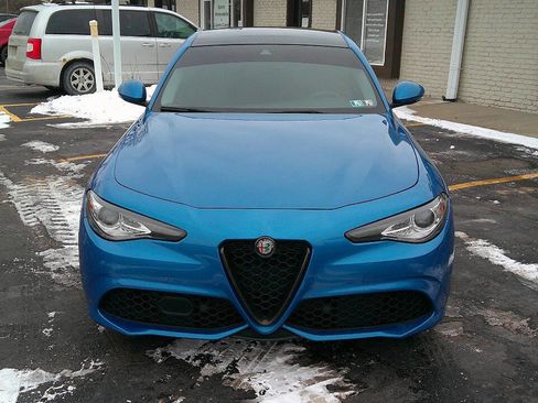 Used 2019 Alfa Romeo Giulia Ti Sport w/ Quick Order Package 22S Sport image 9