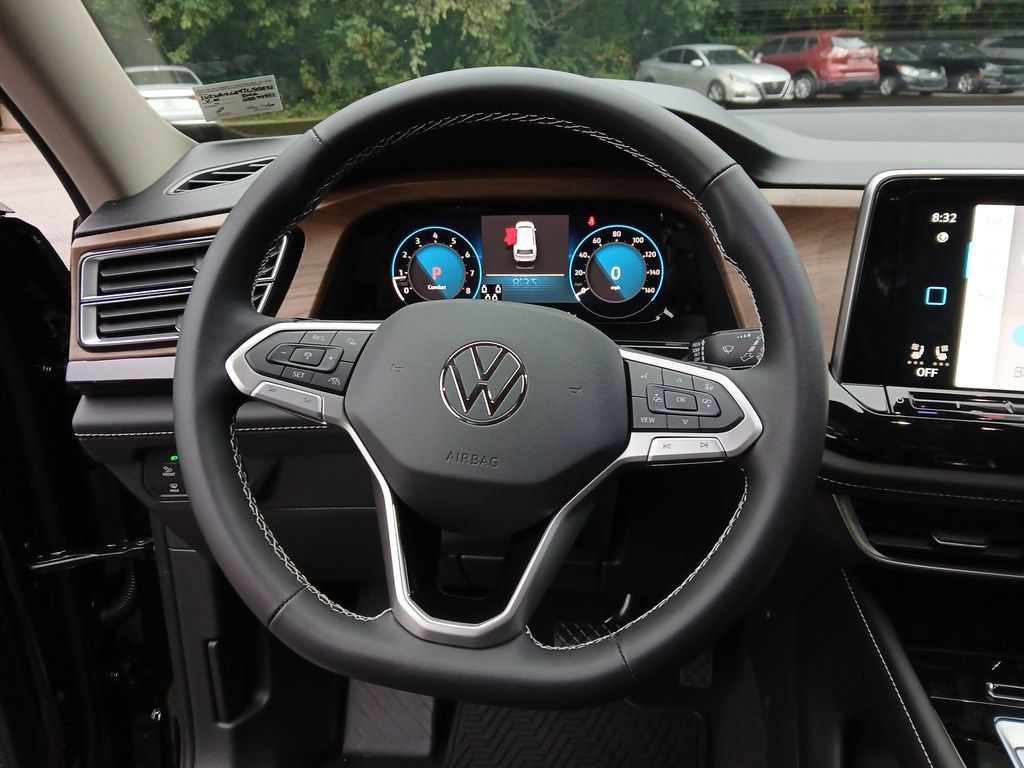 Used 2026 Volkswagen Atlas SE FWD image 14