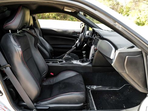 Used 2014 Subaru BRZ Limited w/ Popular Package #1A image 32