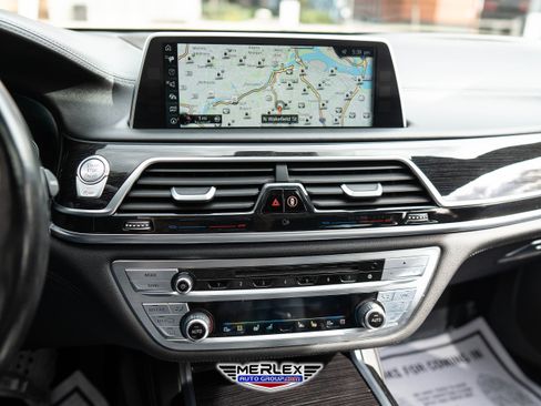 Used 2016 BMW 750i xDrive image 34