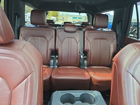 Used 2022 Ford Expedition Limited image 25