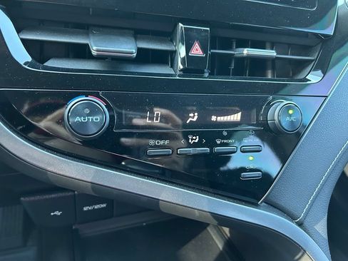 Used 2021 Toyota Camry SE FWD image 27