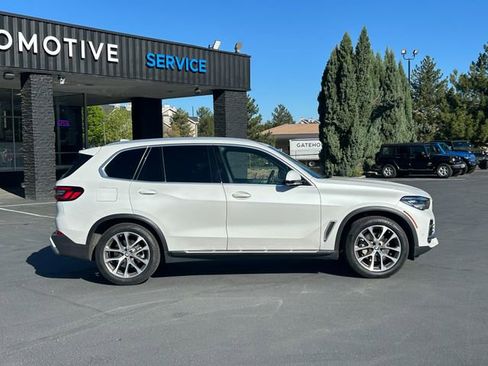 Used 2023 BMW X5 xDrive40i w/ Premium Package AWD/4WD image 2