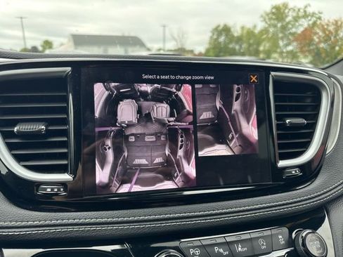 Used 2022 Chrysler Pacifica Limited w/ Uconnect Theater Family Group image 30