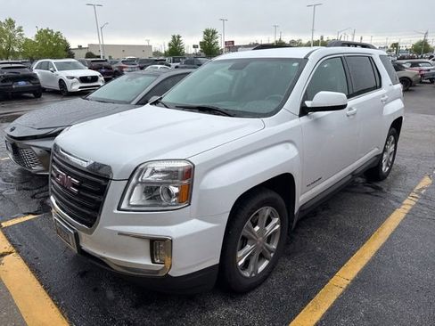 Used 2017 GMC Terrain SLE w/ Convenience Package FWD image 2