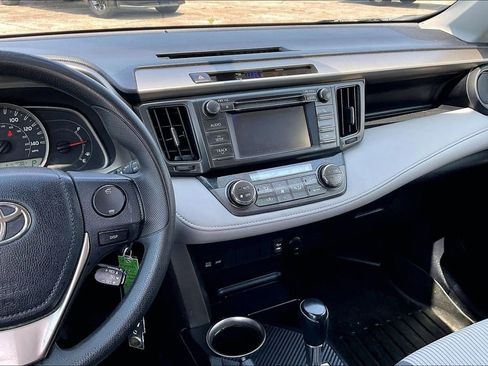 Used 2013 Toyota RAV4 XLE FWD image 9